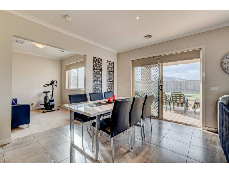 49 Gallery Avenue, Melton West VIC 3337