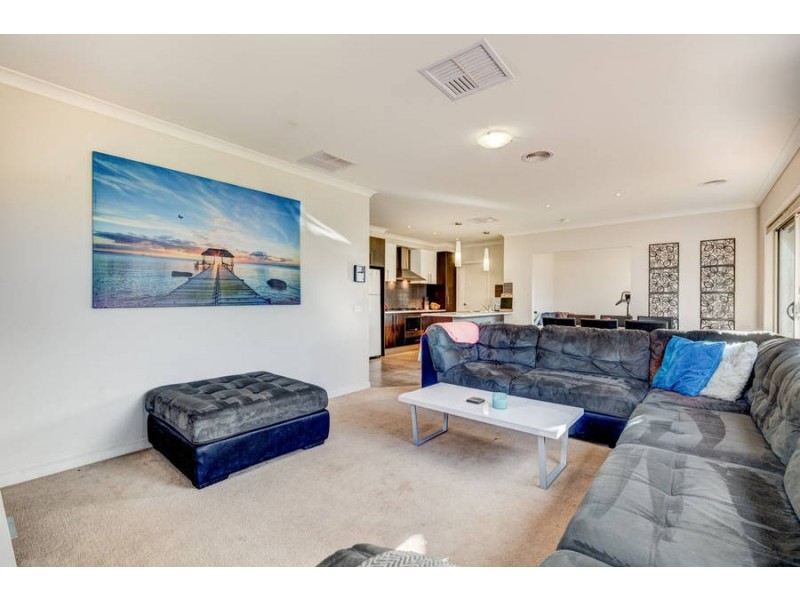 49 Gallery Avenue, Melton West VIC 3337