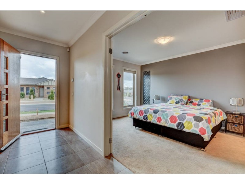 49 Gallery Avenue, Melton West VIC 3337