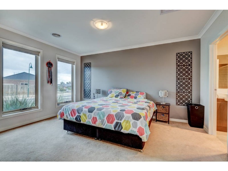 49 Gallery Avenue, Melton West VIC 3337