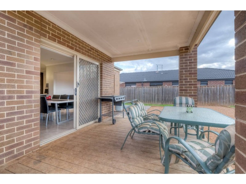 49 Gallery Avenue, Melton West VIC 3337