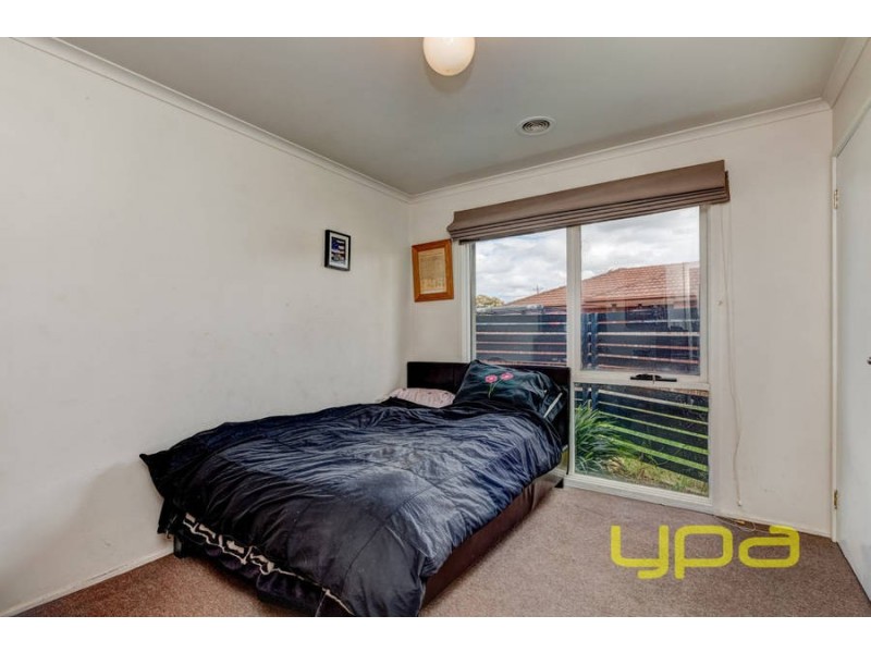 1/27 Rees Road, Melton South VIC 3338