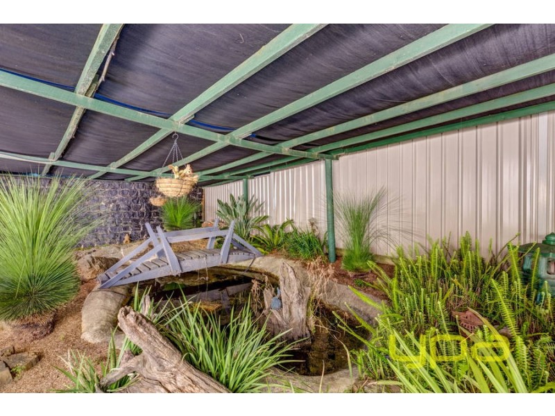 18 Springbank Way, Brookfield VIC 3338