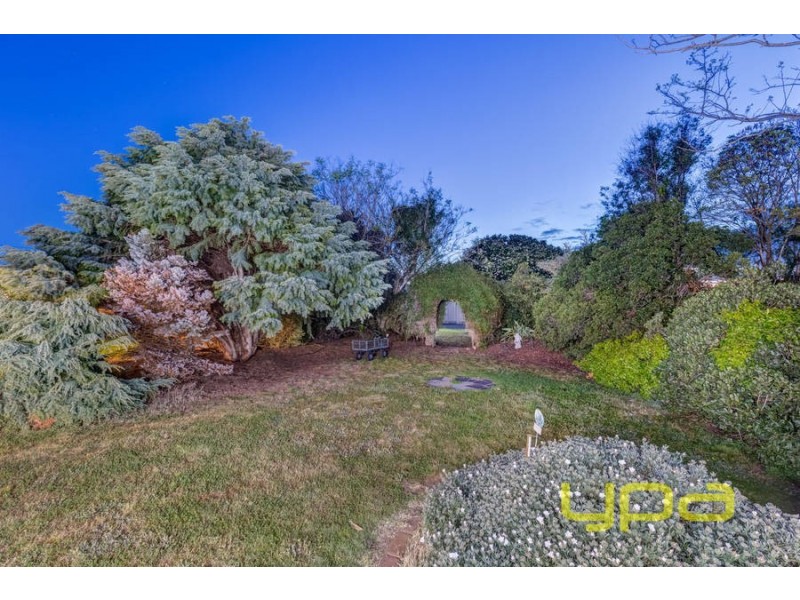 18 Springbank Way, Brookfield VIC 3338
