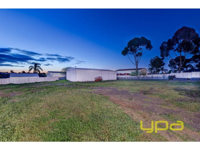 18 Springbank Way, Brookfield VIC 3338