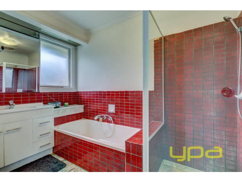 29 Essex Drive, Melton VIC 3337