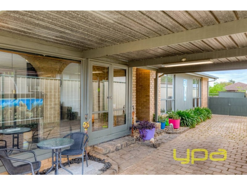 29 Essex Drive, Melton VIC 3337