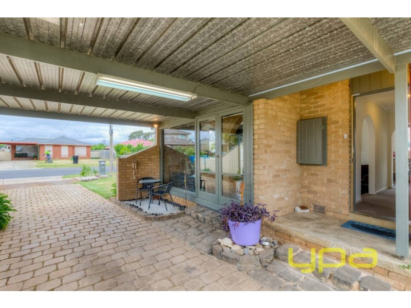 29 Essex Drive, Melton VIC 3337