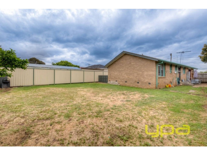 29 Essex Drive, Melton VIC 3337