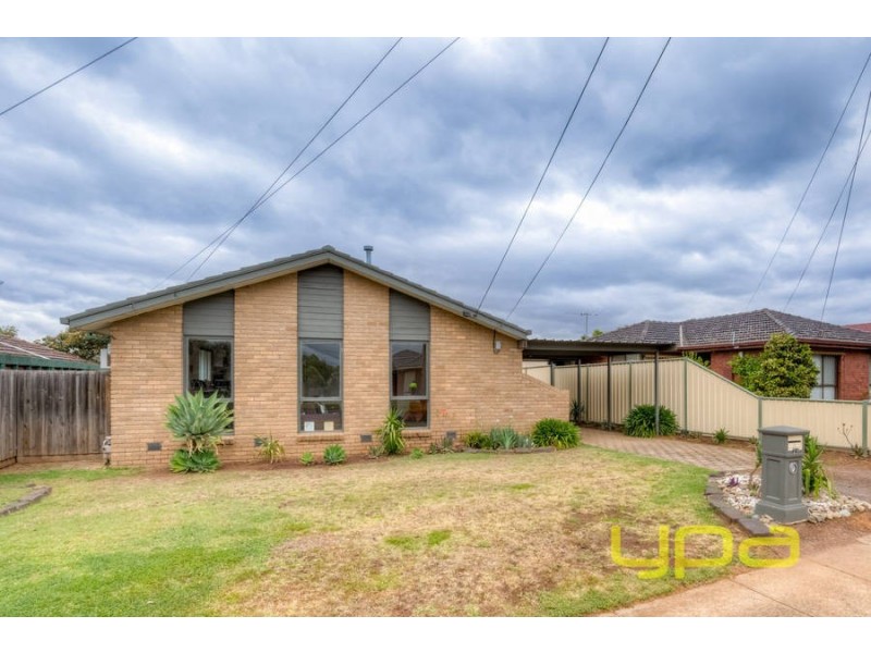 29 Essex Drive, Melton VIC 3337