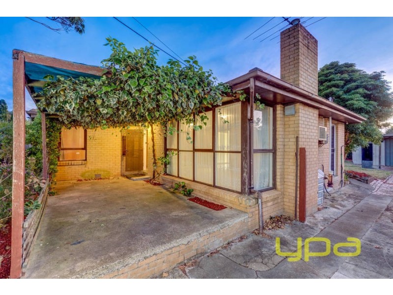 16 Curlew Close, Melton VIC 3337