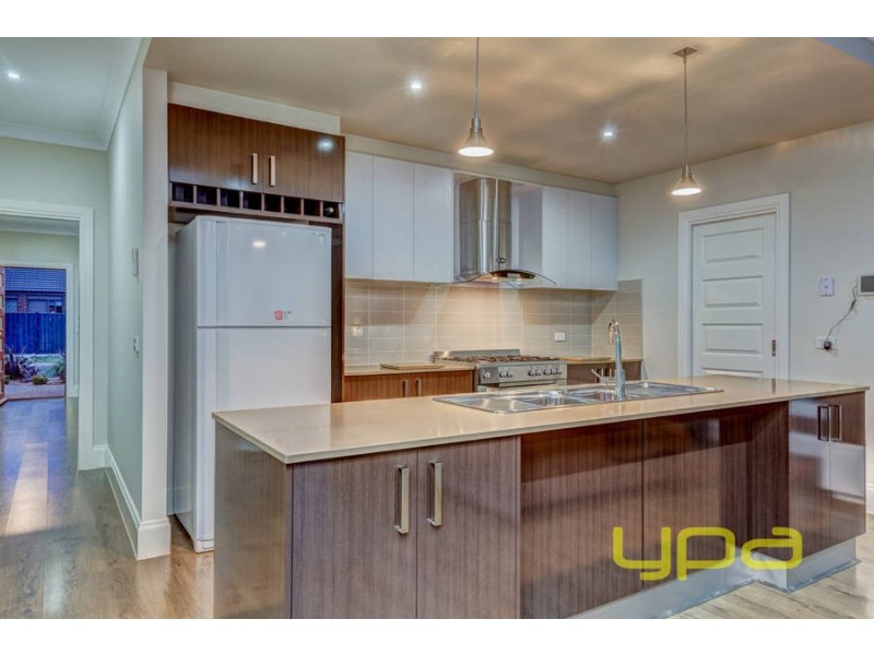 15 Edgewood Drive, Melton West VIC 3337