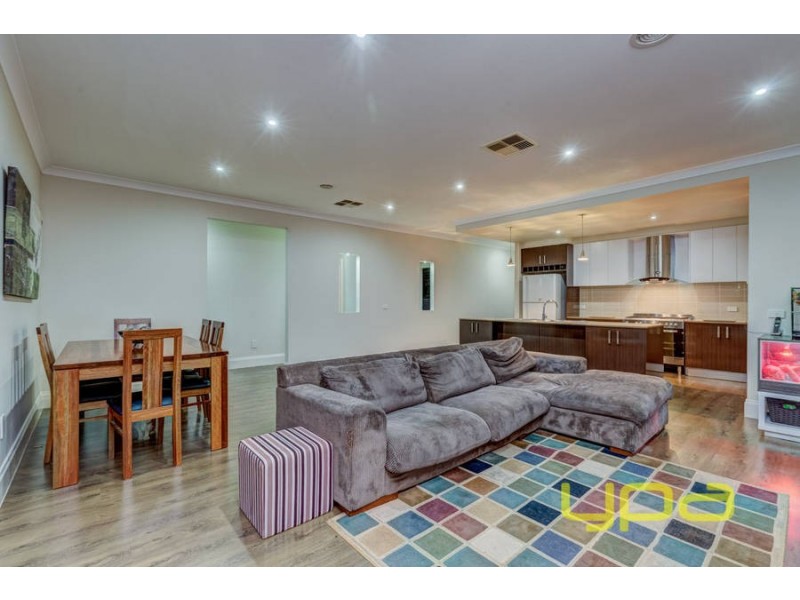 15 Edgewood Drive, Melton West VIC 3337