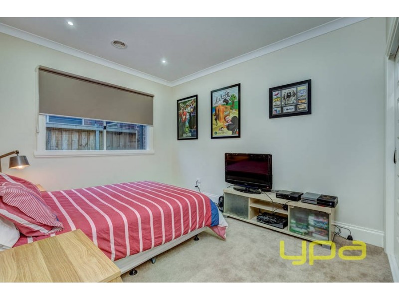 15 Edgewood Drive, Melton West VIC 3337