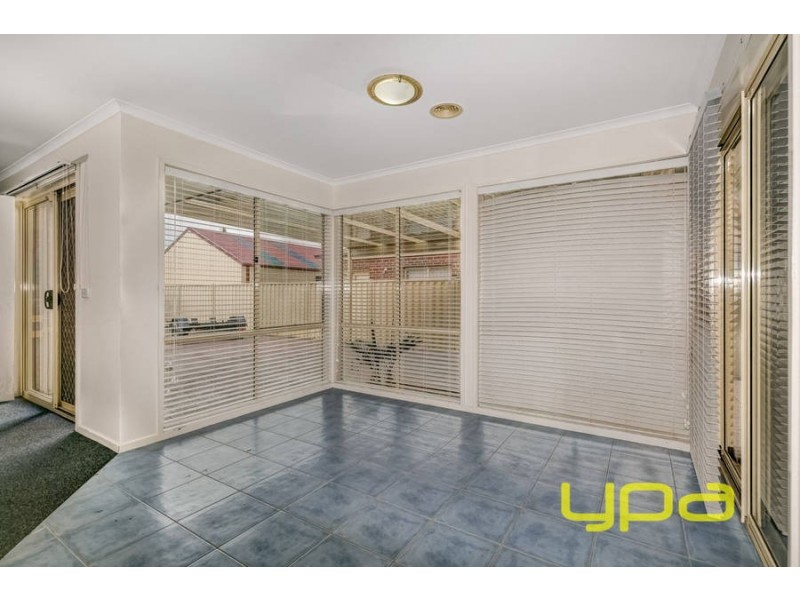 16 Nodosa Grove, Melton West VIC 3337