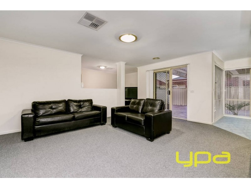 16 Nodosa Grove, Melton West VIC 3337