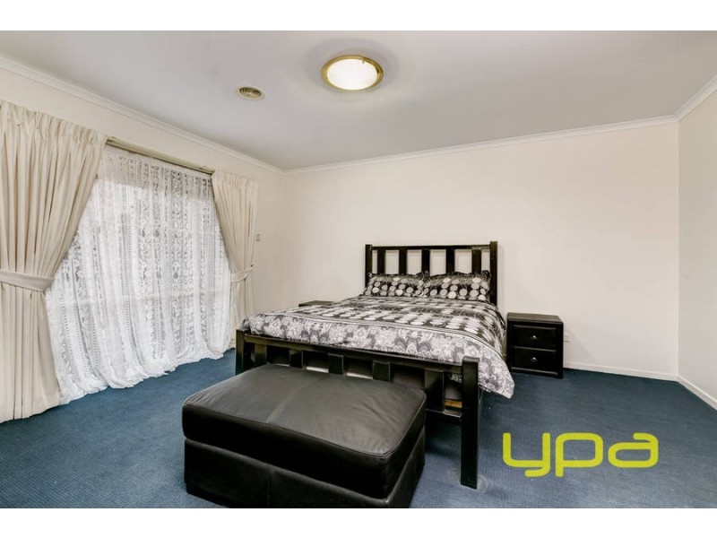 16 Nodosa Grove, Melton West VIC 3337