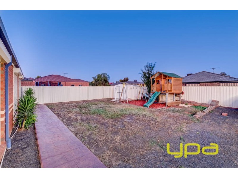 16 Nodosa Grove, Melton West VIC 3337