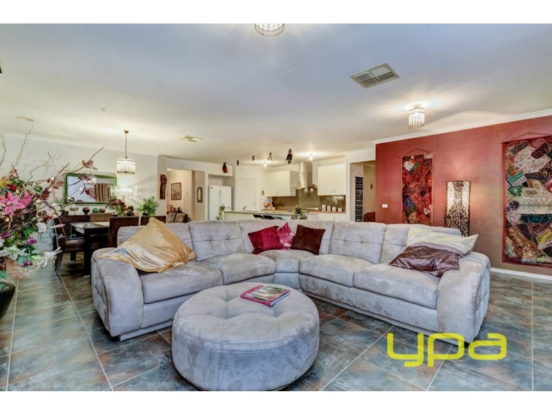 28 Peter Pan Crescent, Kurunjang VIC 3337