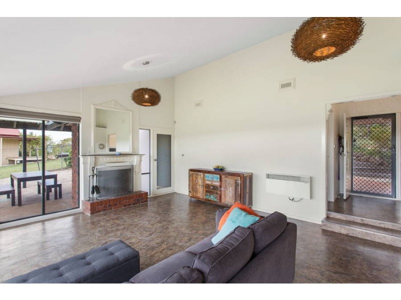 18 Manning Boulevard, Bacchus Marsh VIC 3340