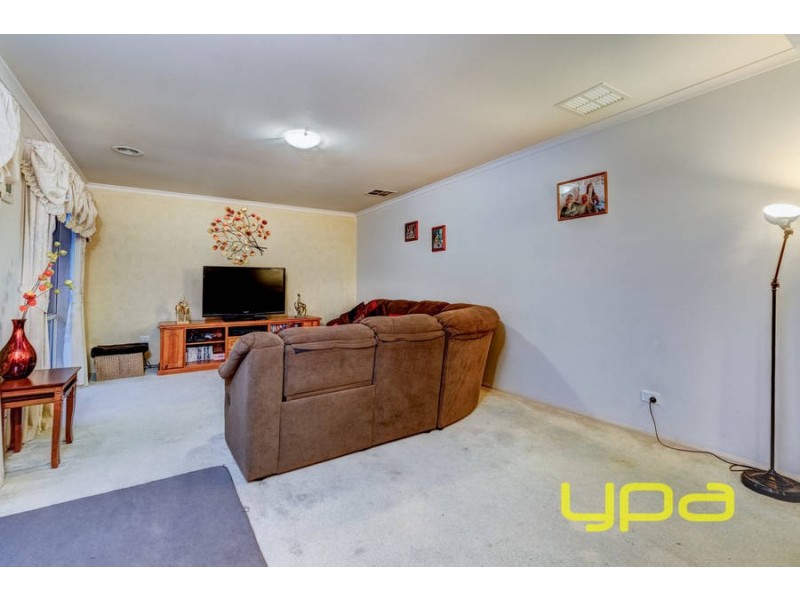 24 Sugarloaf Bend, Brookfield VIC 3338