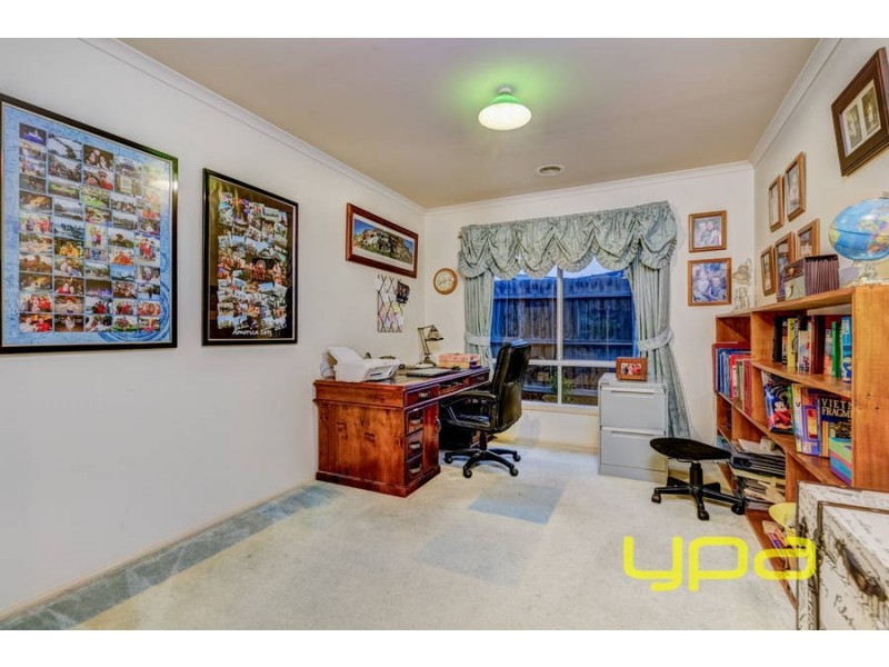 24 Sugarloaf Bend, Brookfield VIC 3338