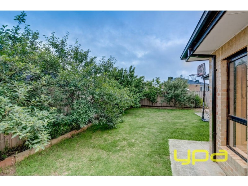 9 Paul Harris Drive, Melton West VIC 3337