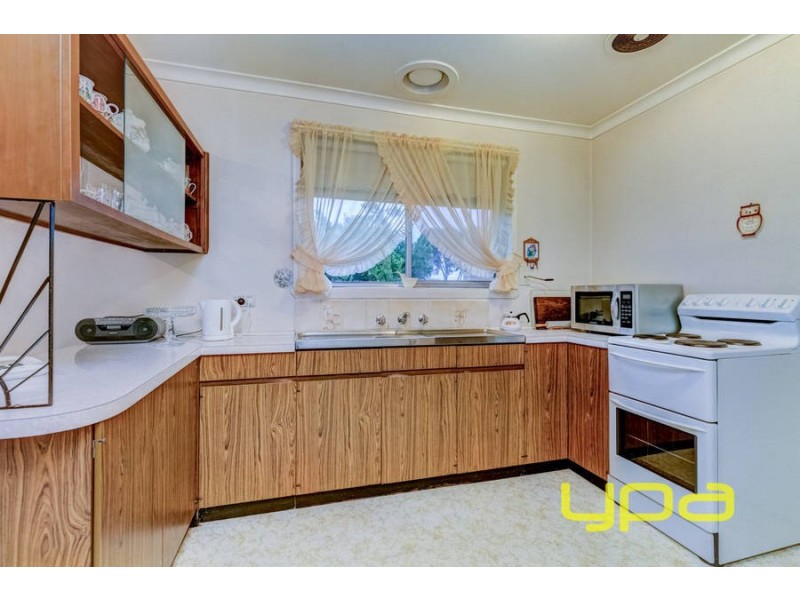 11 Centenary Avenue, Melton VIC 3337