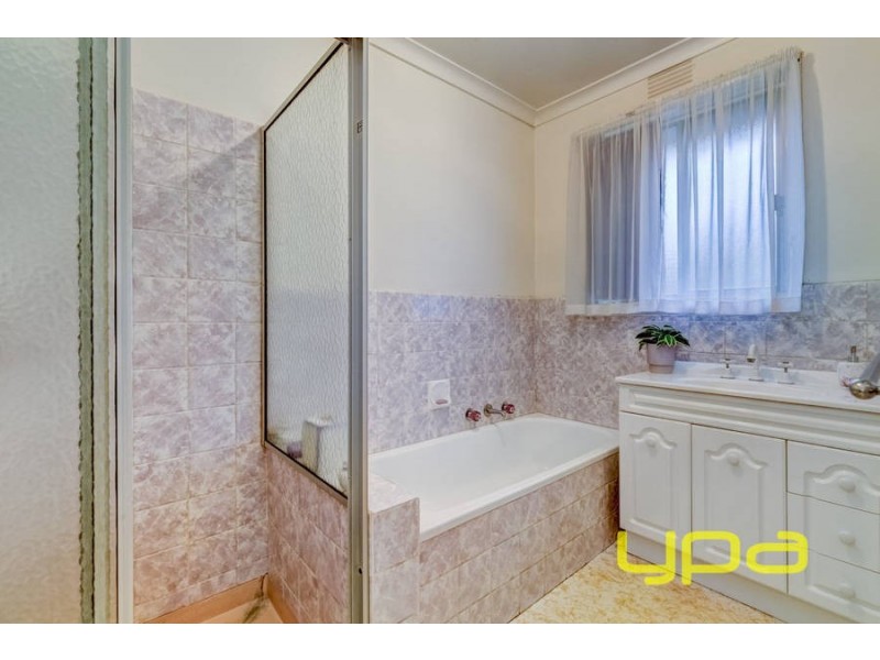 11 Centenary Avenue, Melton VIC 3337