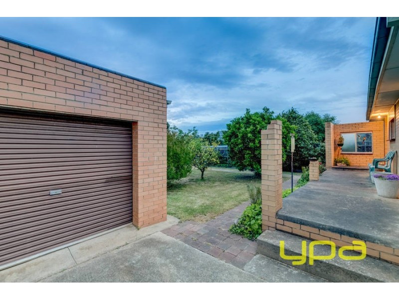 11 Centenary Avenue, Melton VIC 3337