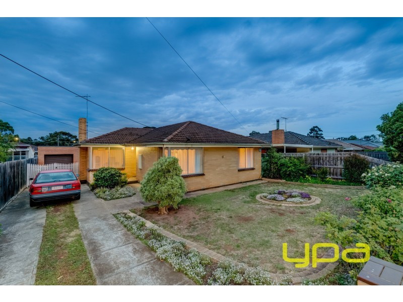 11 Centenary Avenue, Melton VIC 3337