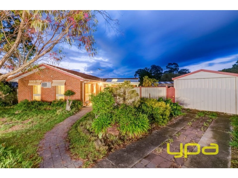 2 Banksia Place, Melton West VIC 3337