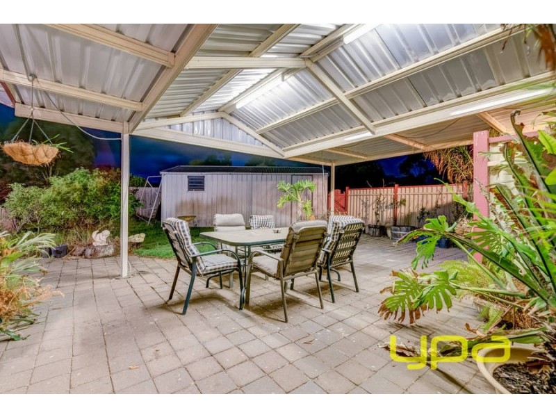 2 Banksia Place, Melton West VIC 3337