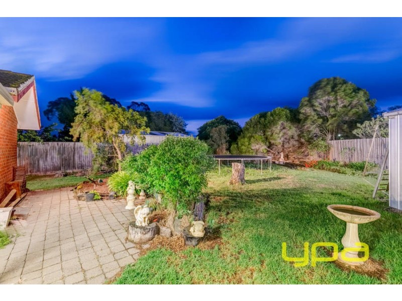 2 Banksia Place, Melton West VIC 3337