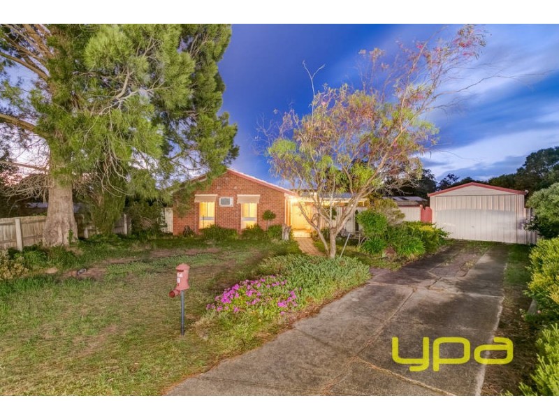2 Banksia Place, Melton West VIC 3337