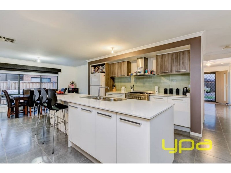 12 Lilac Court, Melton West VIC 3337