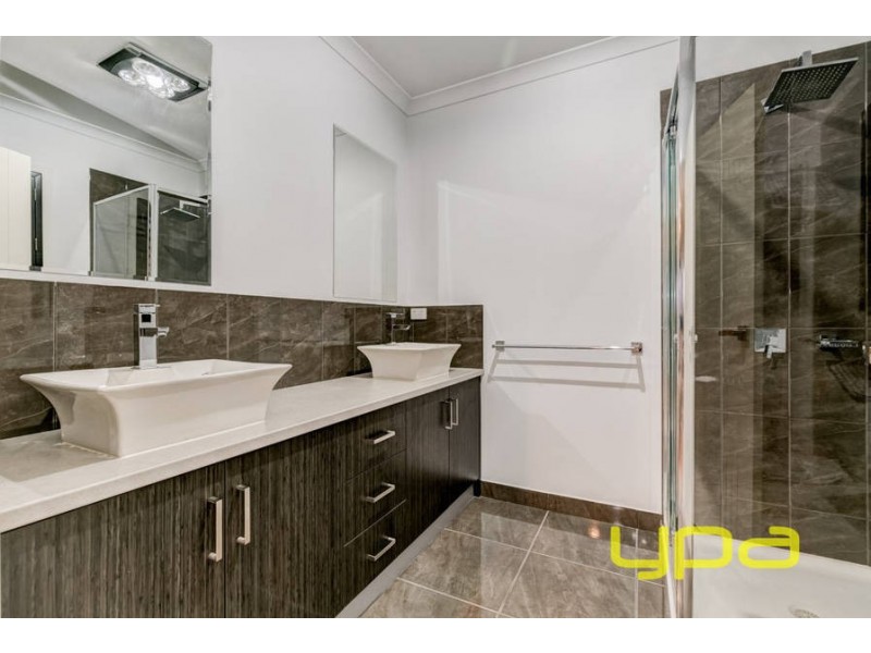 21 Yellowbox Way, Brookfield VIC 3338