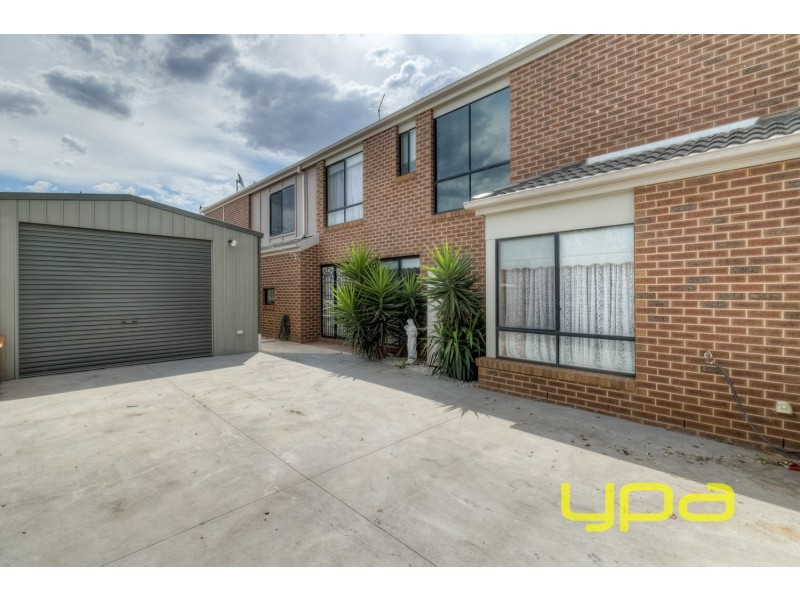 2 Highlander Place, Melton West VIC 3337