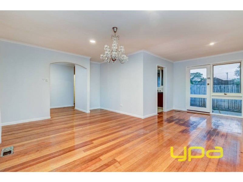 4 Connel Drive, Melton South VIC 3338