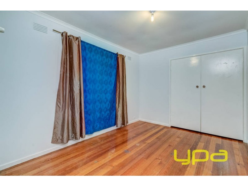 4 Connel Drive, Melton South VIC 3338