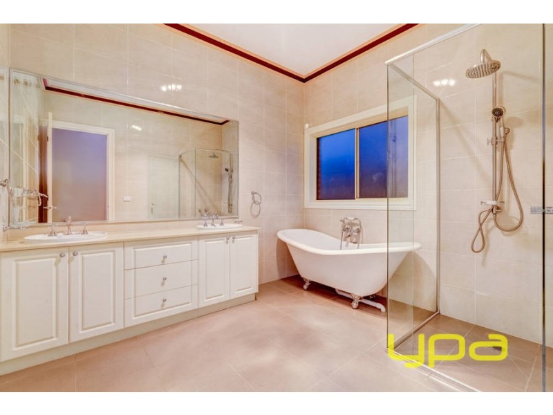 2 Gunnawarra Road, Kurunjang VIC 3337