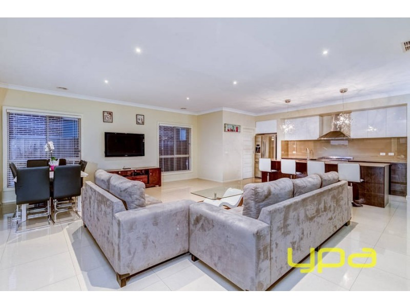 8 Chardia Court, Brookfield VIC 3338