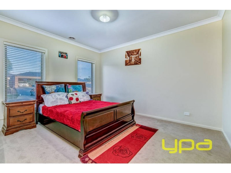 8 Chardia Court, Brookfield VIC 3338