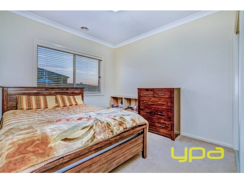 8 Chardia Court, Brookfield VIC 3338