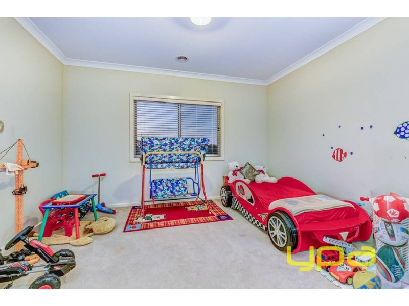 8 Chardia Court, Brookfield VIC 3338
