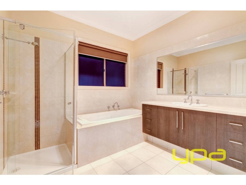 23 Sovereign Boulevard, Melton West VIC 3337