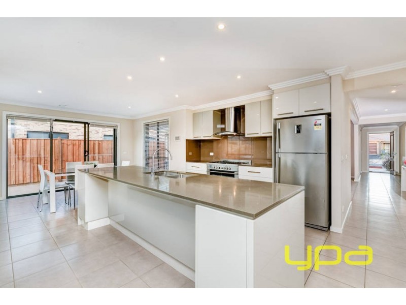 196 Botanica Springs Boulevard, Brookfield VIC 3338