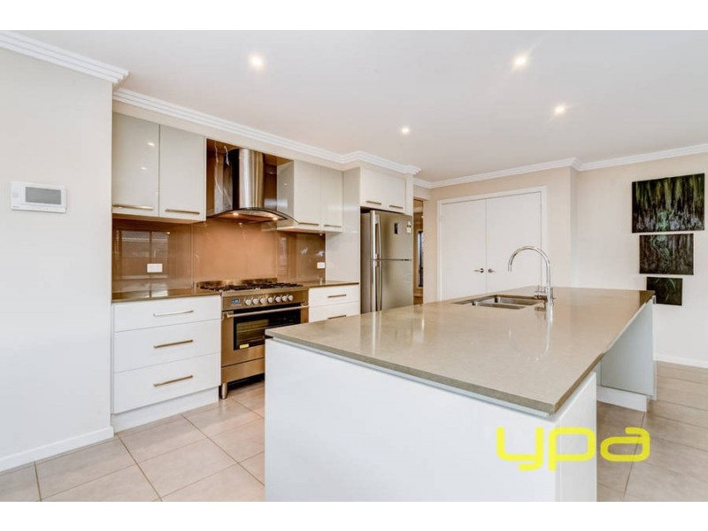 196 Botanica Springs Boulevard, Brookfield VIC 3338