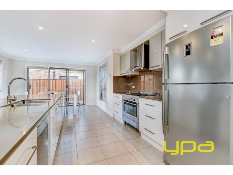 196 Botanica Springs Boulevard, Brookfield VIC 3338