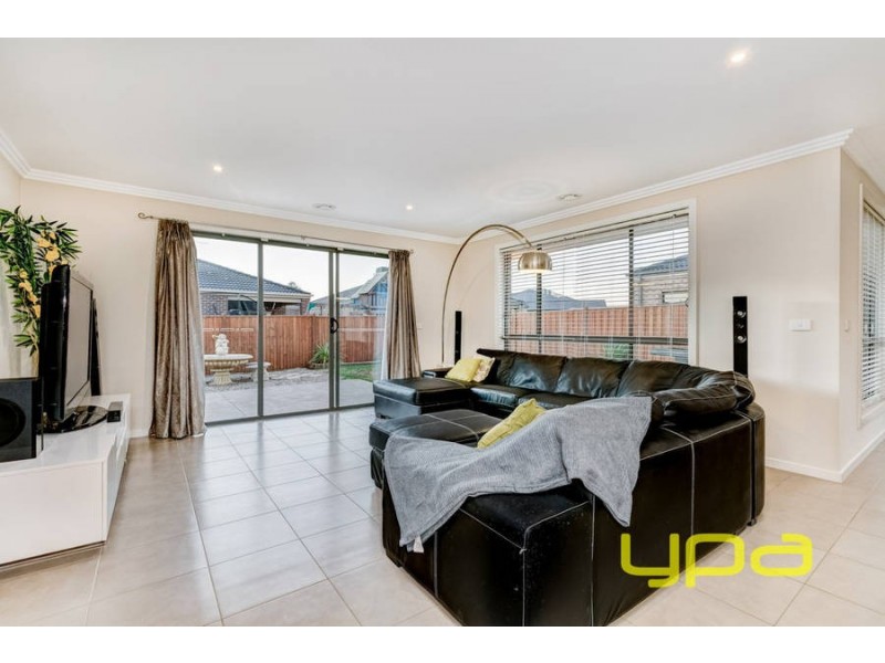 196 Botanica Springs Boulevard, Brookfield VIC 3338